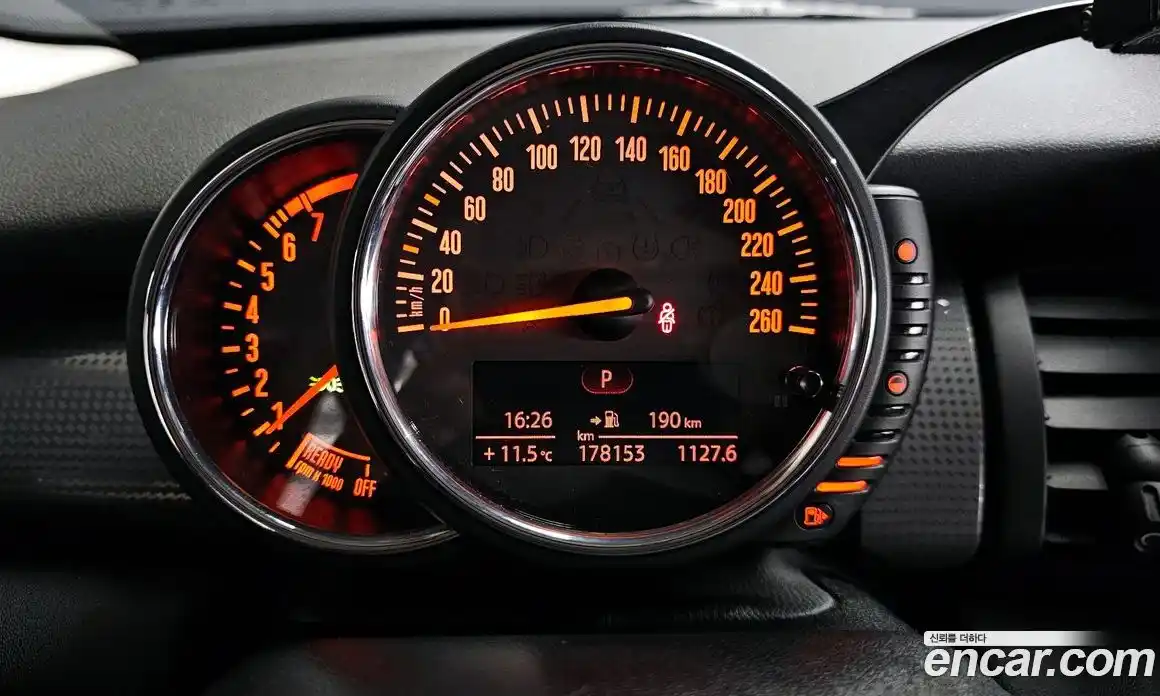 Mini Cooper 2017 1.5 гидро в Москве № 1014065, фото 8