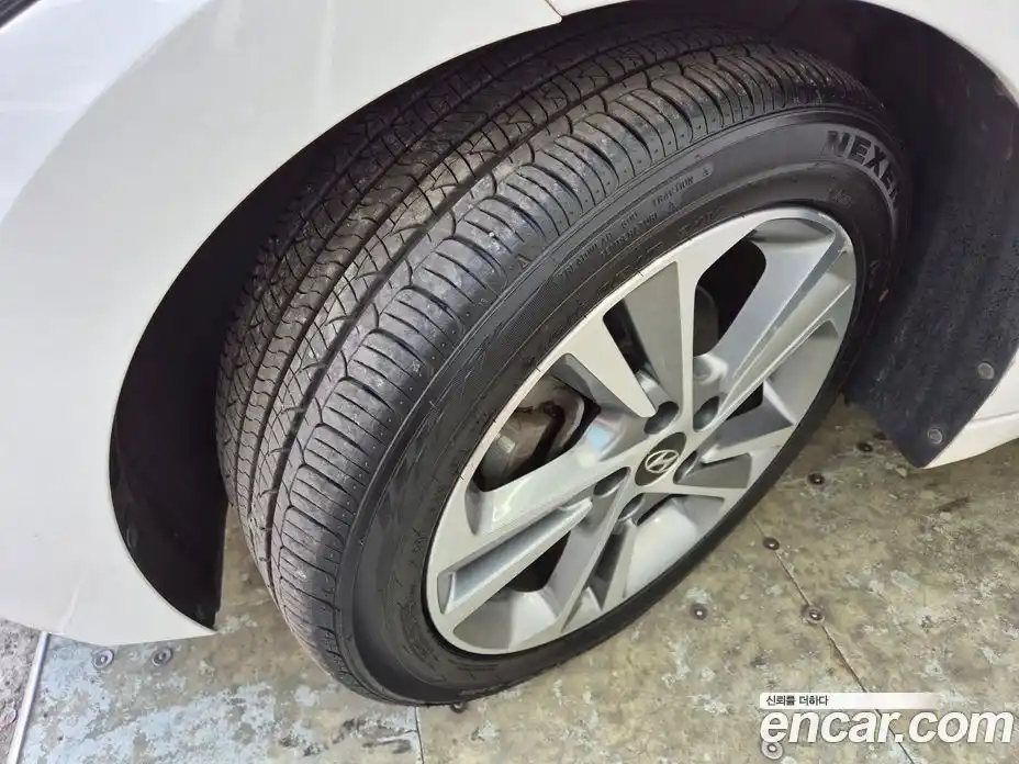 Hyundai Avante 2017 1.6 Автомат в Москве № 1065603, фото 19