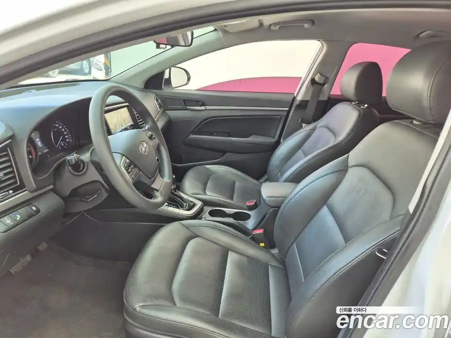 Hyundai Avante 2017 1.6 Автомат в Москве № 1065603, фото 4