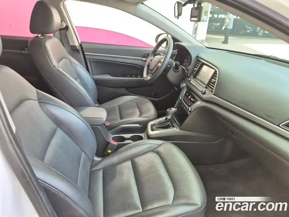 Hyundai Avante 2017 1.6 Автомат в Москве № 1065603, фото 6