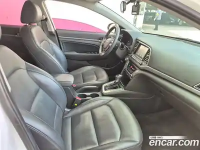 Hyundai Avante 2017 1.6 Автомат в Москве № 1065603, миниатюра 6