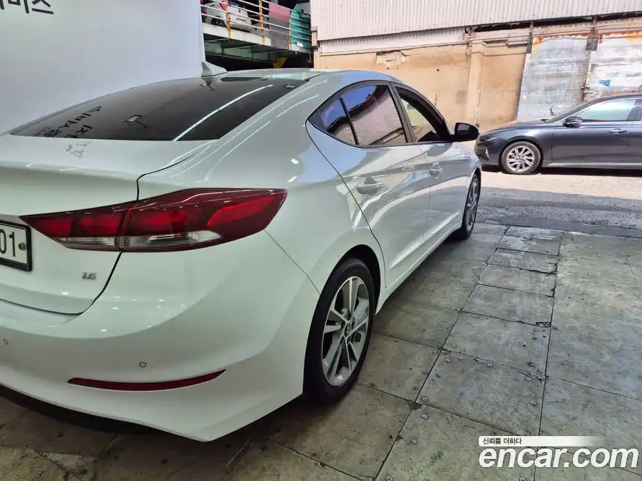 Hyundai Avante 2017 1.6 Автомат в Москве № 1065603, фото 9