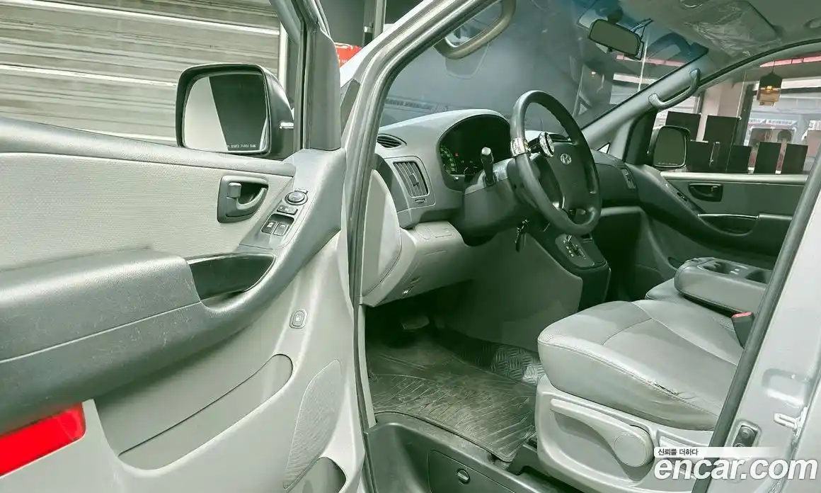 Hyundai Starex 2012 2.5 Автомат в Москве № 1065614, фото 11