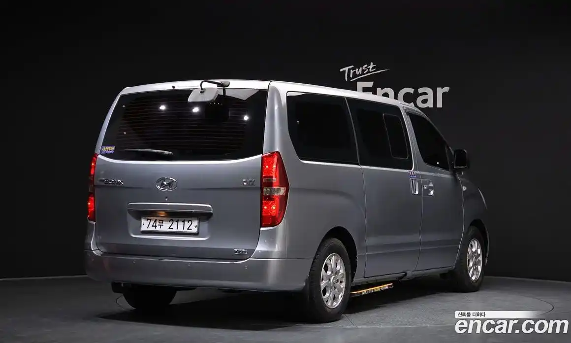 Hyundai Starex 2012 2.5 Автомат в Москве № 1065614, фото 2