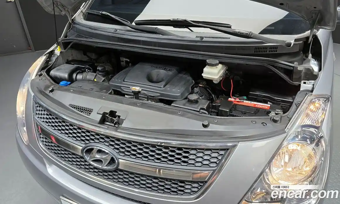 Hyundai Starex 2012 2.5 Автомат в Москве № 1065614, фото 6