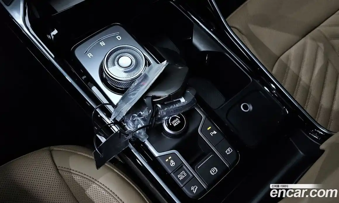 Kia Sorento 2023 1.6 гидро в Москве № 128636, фото 9