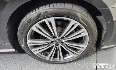 Audi A8 2023 3.0 гидро в Москве № 162503, миниатюра 5