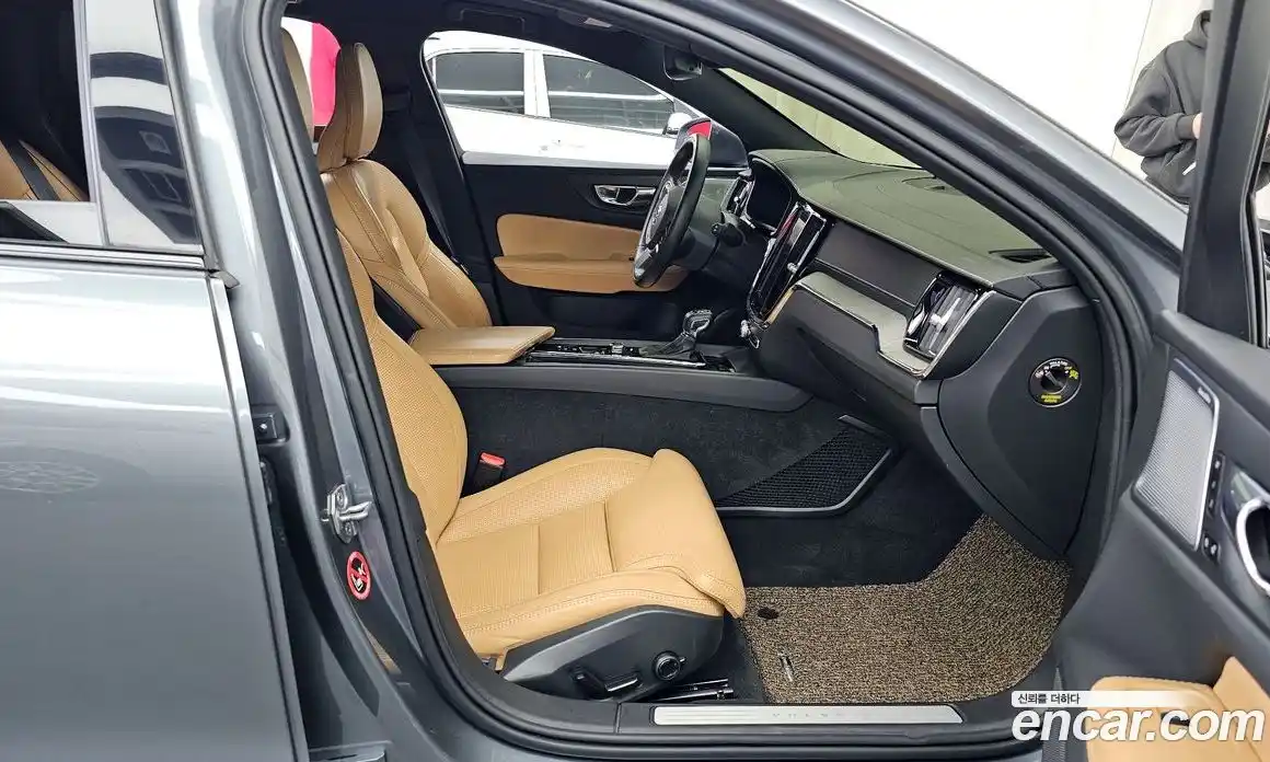 Volvo V60 2019 2.0 гидро в Москве № 164514, фото 11