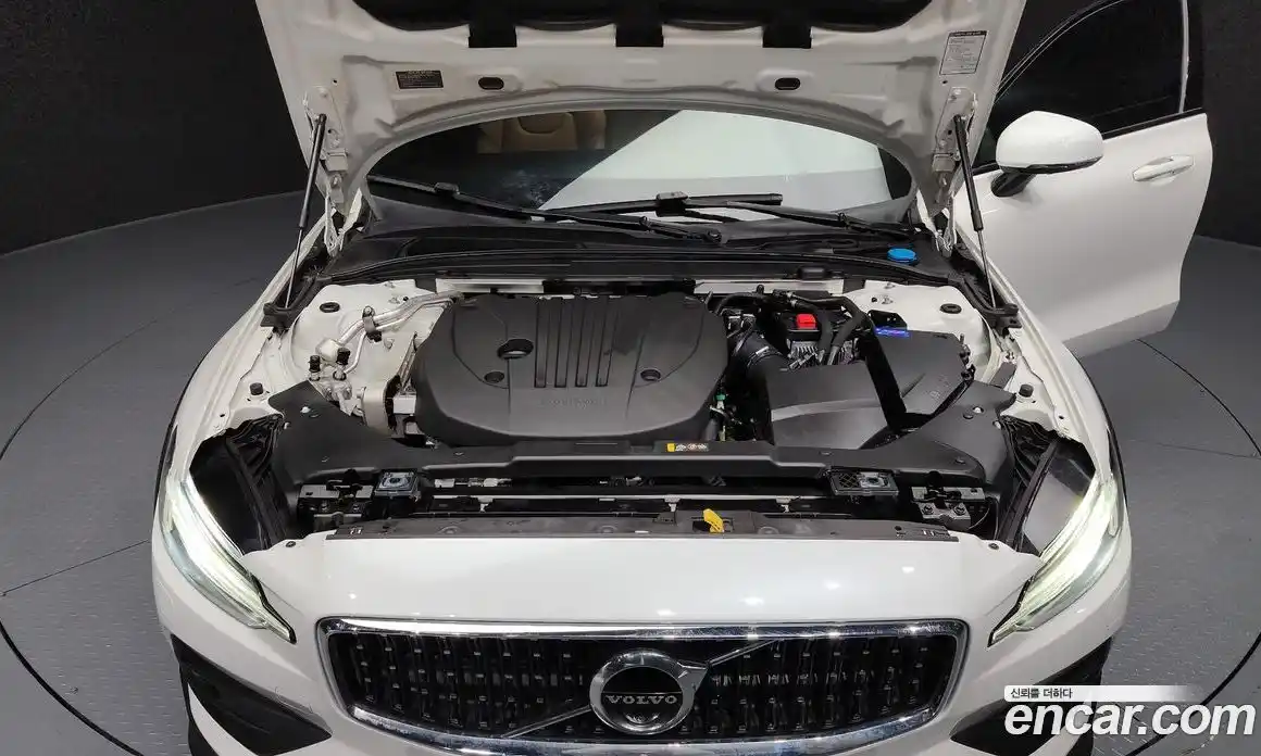 Volvo V60 2021 2.0 гидро в Москве № 164718, фото 6