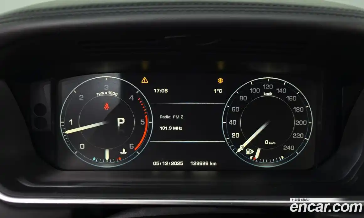 Land Rover Range-Rover 2015 4.4 гидро в Москве № 166534, фото 8
