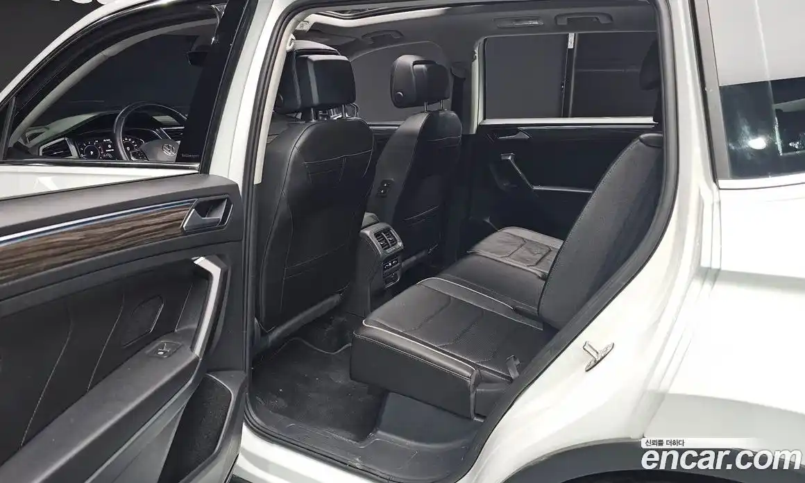 Volkswagen Tiguan 2023 2.0 гидро в Москве № 168520, фото 12