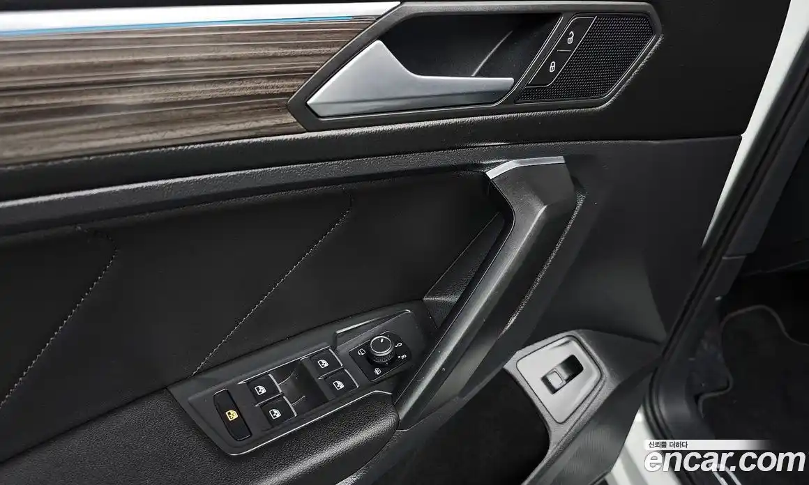 Volkswagen Tiguan 2023 2.0 гидро в Москве № 168520, фото 19