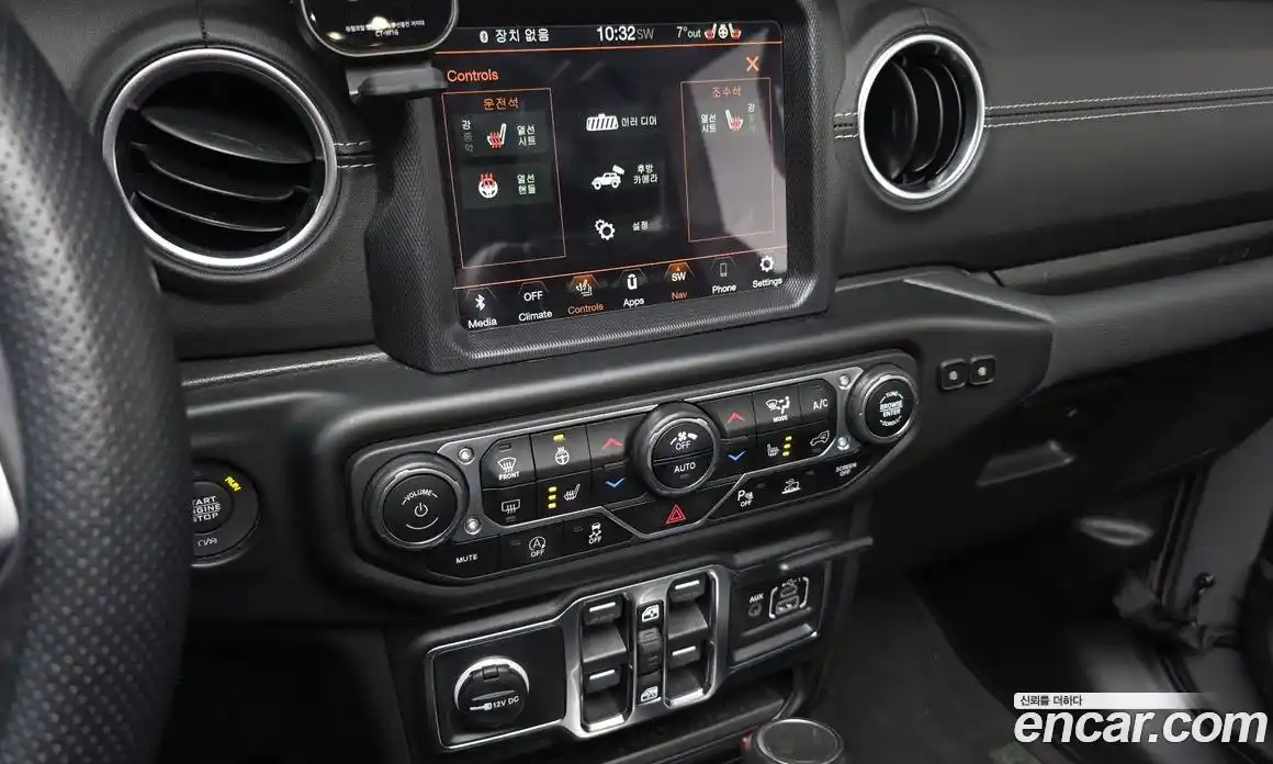 Jeep Wrangler 2023 2.0 гидро в Москве № 169470, фото 16