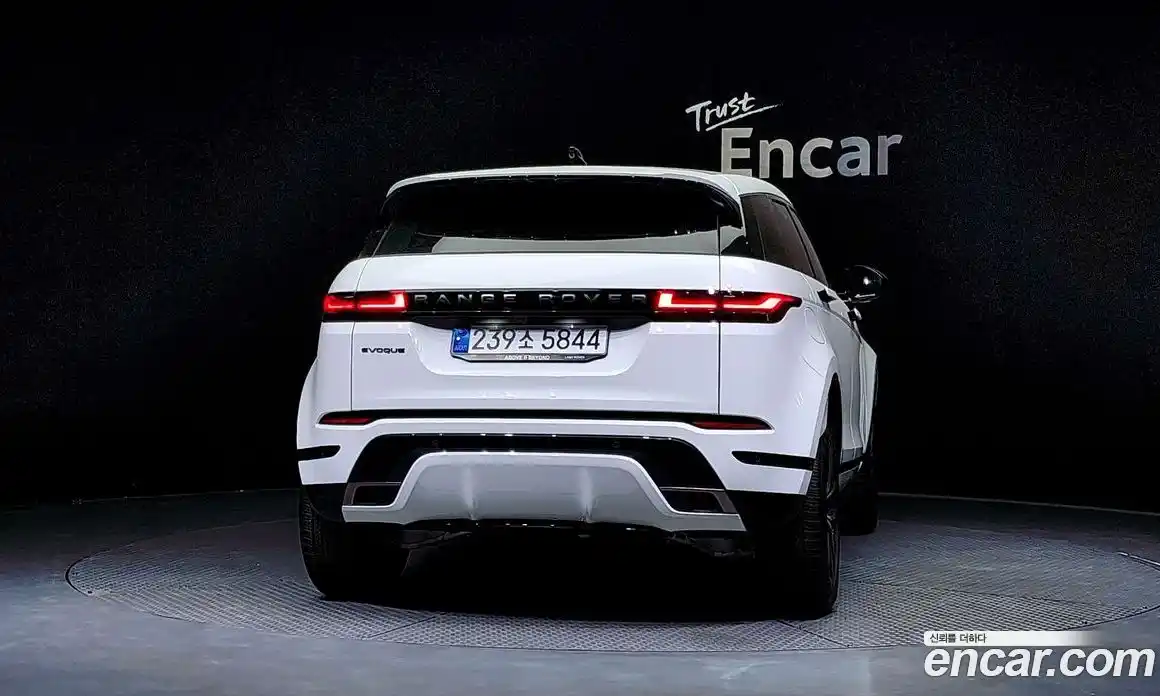Land Rover Range-Rover Evoque 2024 2.0 гидро в Москве № 198044, фото 4