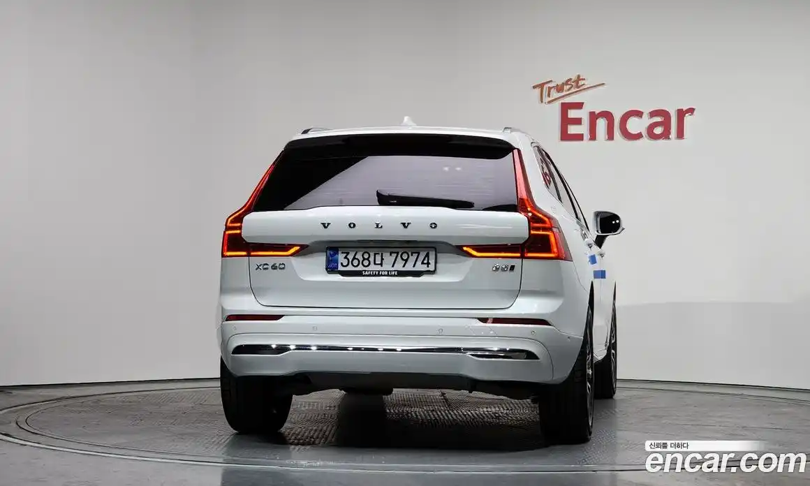 Volvo XC60 2023 2.0 гидро в Москве № 212877, фото 4