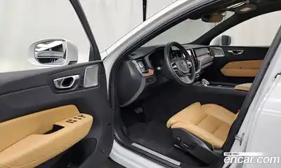 Volvo XC60 2023 2.0 гидро в Москве № 212877, миниатюра 10