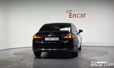 Lexus ES 2018 2.5 гидро в Москве № 214643, миниатюра 3