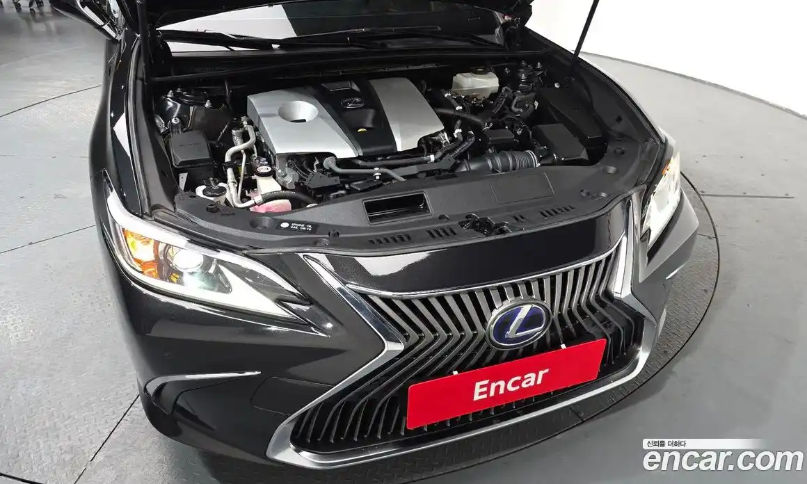 Lexus ES 2018 2.5 гидро в Москве № 214643, фото 5
