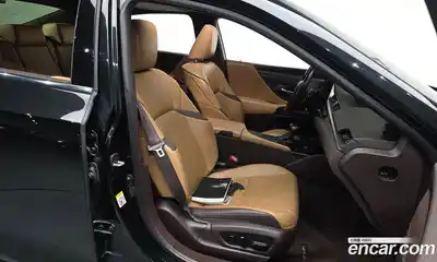 Lexus ES 2018 2.5 гидро в Москве № 214643, миниатюра 9