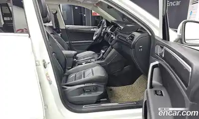 Volkswagen Tiguan 2018 2.0 гидро в Москве № 215118, миниатюра 11