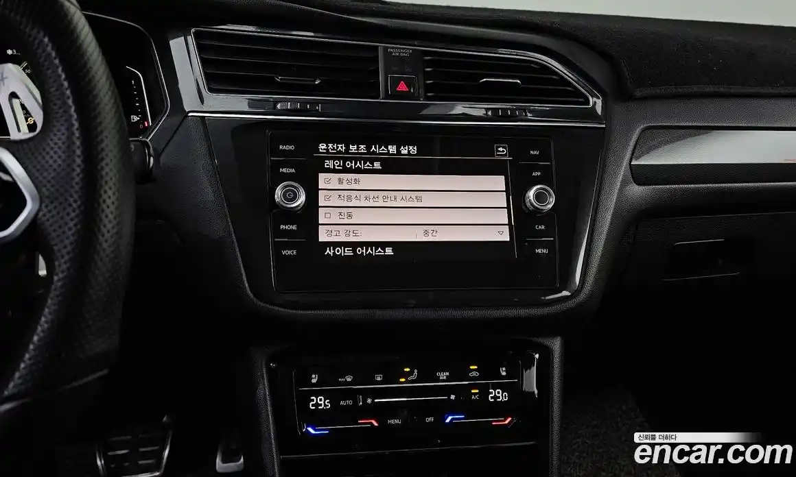 Volkswagen Tiguan 2018 2.0 гидро в Москве № 215118, фото 14