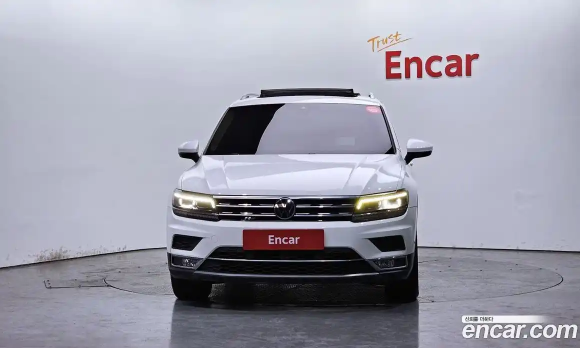 Volkswagen Tiguan 2018 2.0 гидро в Москве № 215118, фото 3