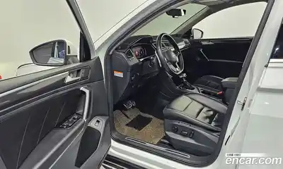 Volkswagen Tiguan 2018 2.0 гидро в Москве № 215118, миниатюра 10