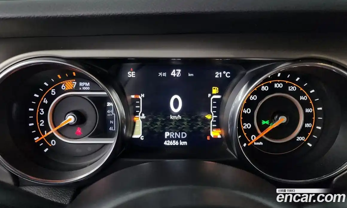 Jeep Wrangler 2019 2.0 гидро в Москве № 215487, фото 8
