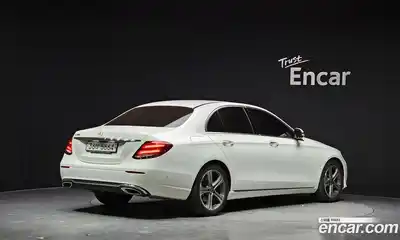 Mercedes-Benz E-Class 2019 2.0 гидро, миниатюра 2