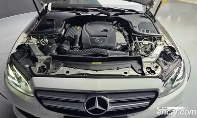 Mercedes-Benz E-Class 2019 2.0 гидро, миниатюра 6