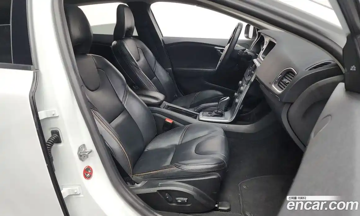 Volvo V40 2018 2.0 гидро в Москве № 230664, фото 11