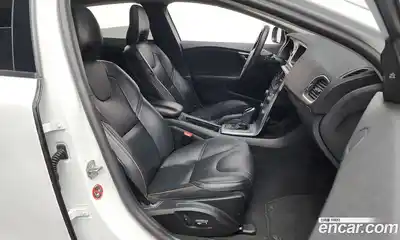 Volvo V40 2018 2.0 гидро в Москве № 230664, миниатюра 11