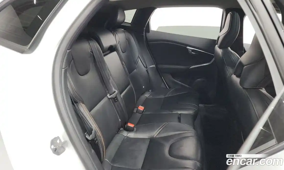 Volvo V40 2018 2.0 гидро в Москве № 230664, фото 12