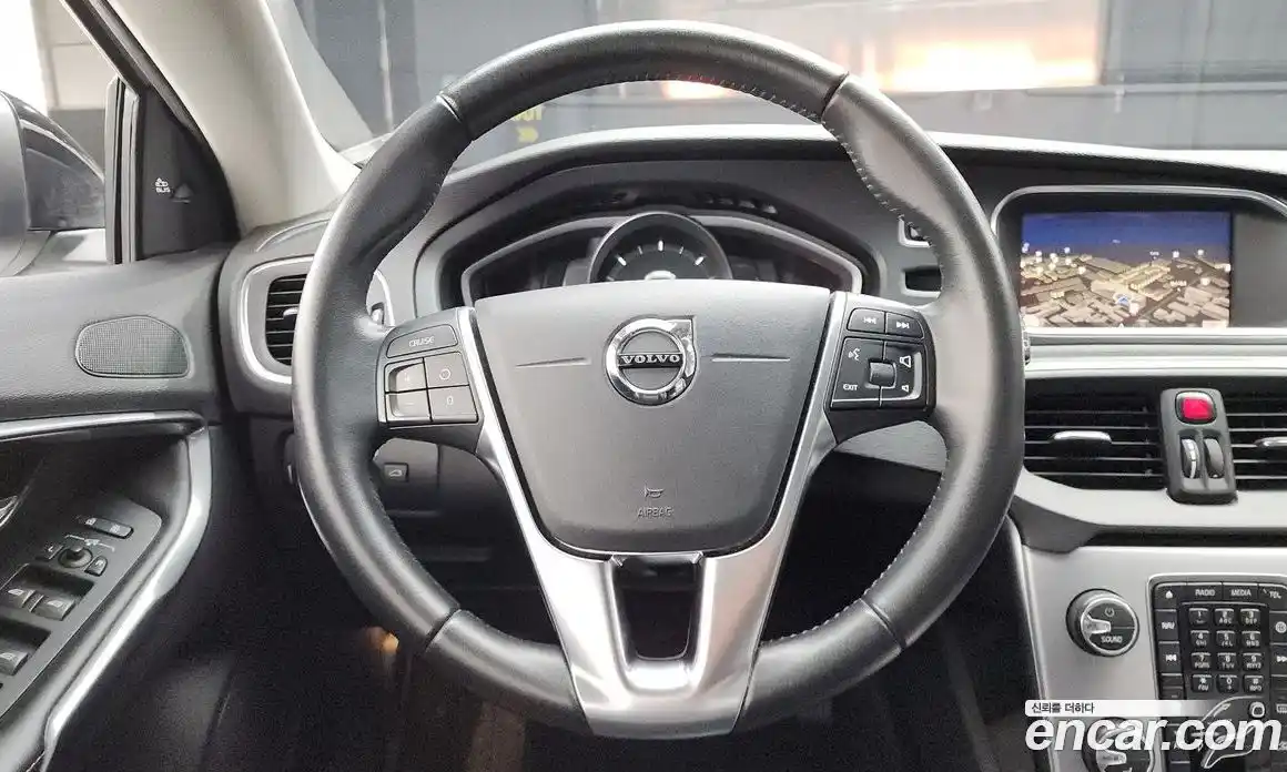 Volvo V40 2018 2.0 гидро в Москве № 230664, фото 13