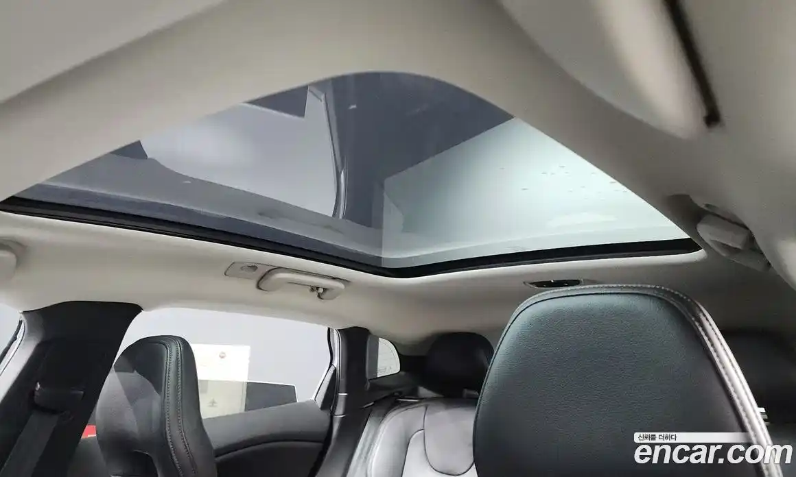 Volvo V40 2018 2.0 гидро в Москве № 230664, фото 17