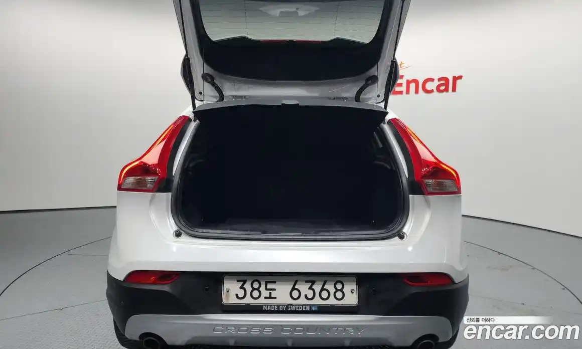 Volvo V40 2018 2.0 гидро в Москве № 230664, фото 20