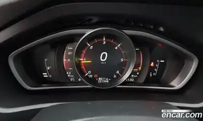 Volvo V40 2018 2.0 гидро в Москве № 230664, миниатюра 8