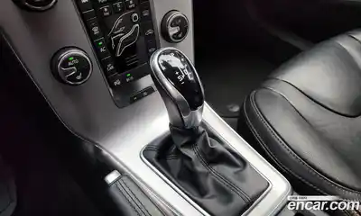 Volvo V40 2018 2.0 гидро в Москве № 230664, миниатюра 9