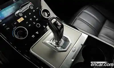 Land Rover Range-Rover Evoque 2023 2.0 гидро в Москве № 231104, миниатюра 9