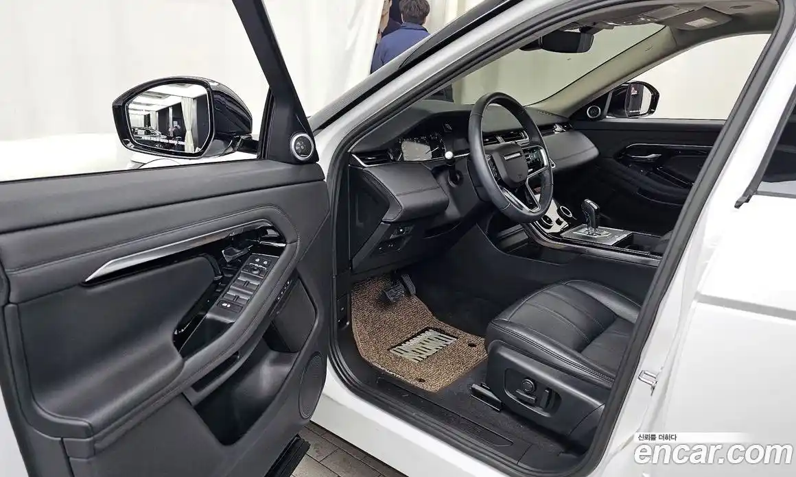 Land Rover Range-Rover Evoque 2023 2.0 гидро в Москве № 231104, фото 10
