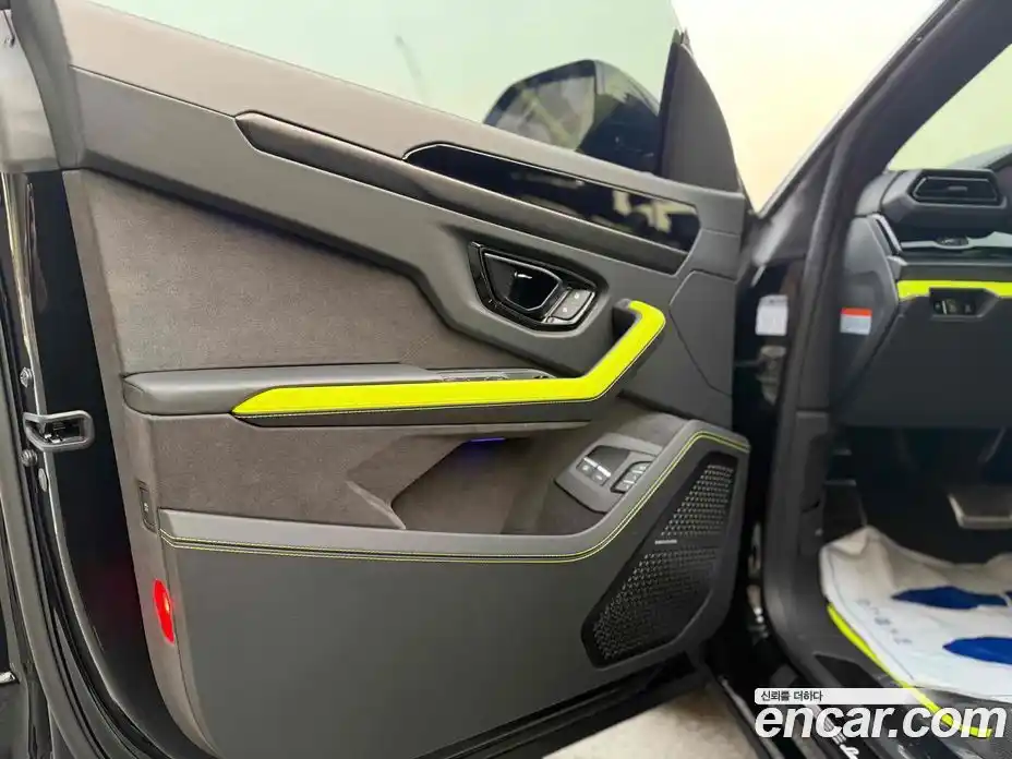 Lamborghini Urus 2026 4.0 гидро в Москве № 246347, фото 9