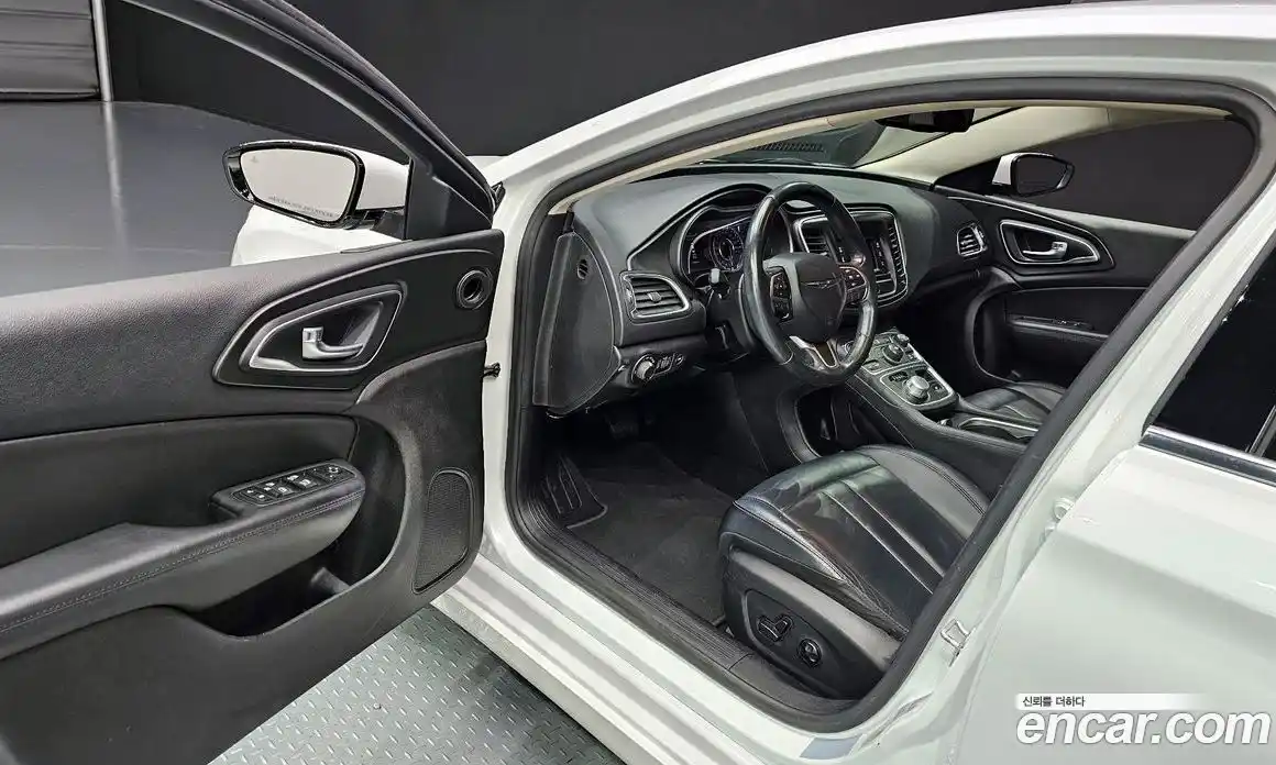 Chrysler 200 2015 2.4 гидро в Москве № 249088, фото 11