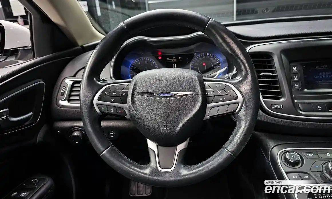 Chrysler 200 2015 2.4 гидро в Москве № 249088, фото 13