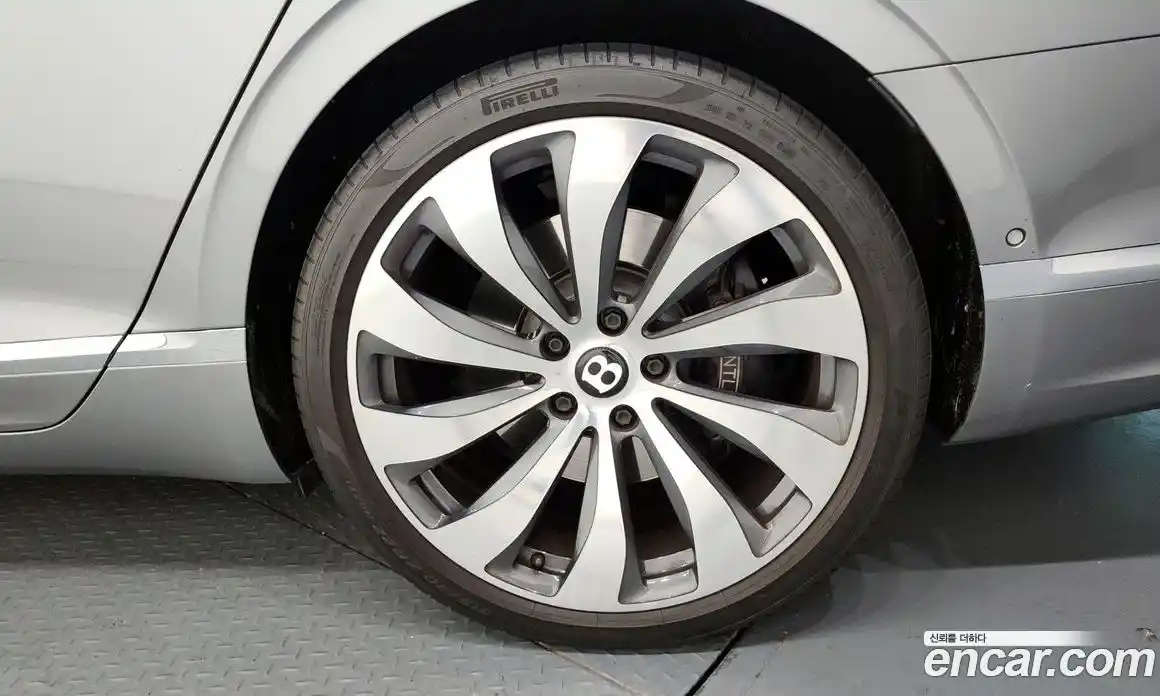 Bentley Flying Spur 2020 6.0 гидро в Москве № 256616, фото 5