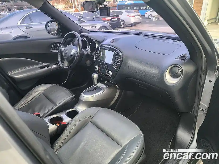 Nissan Juke 2014 1.6 гидро в Москве № 267466, фото 15