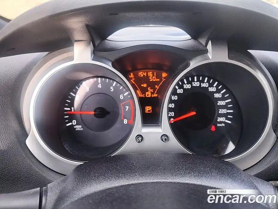 Nissan Juke 2014 1.6 гидро в Москве № 267466, фото 6