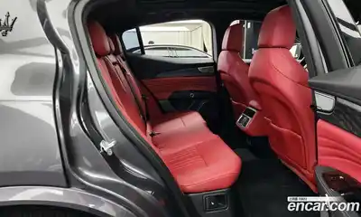 Maserati Grecale 2023 2.0 гидро в Москве № 282749, миниатюра 12