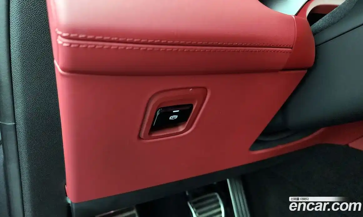 Maserati Grecale 2023 2.0 гидро в Москве № 282749, фото 16