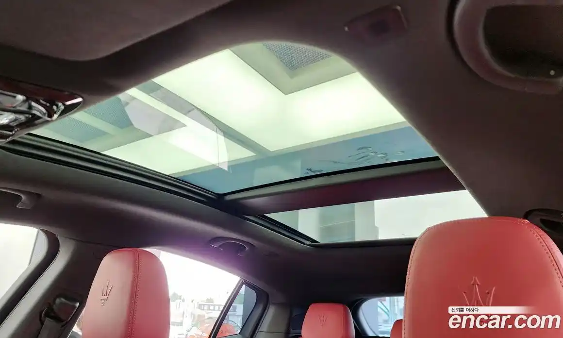 Maserati Grecale 2023 2.0 гидро в Москве № 282749, фото 18