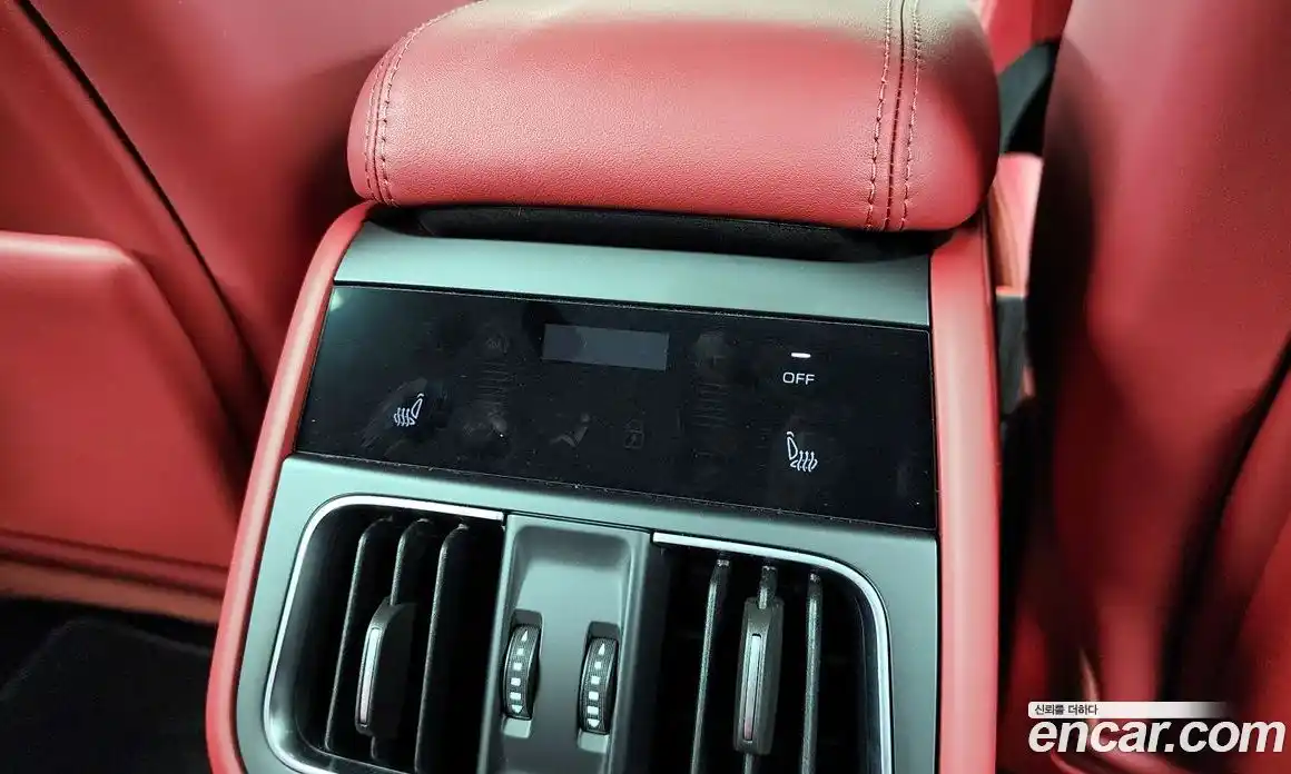 Maserati Grecale 2023 2.0 гидро в Москве № 282749, фото 19